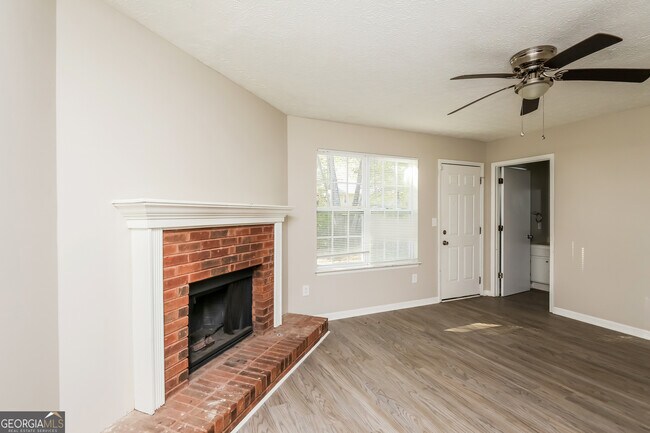 Building Photo - 4421 Wellington Terrace