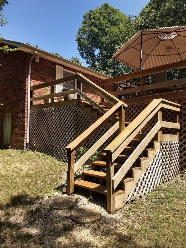 Building Photo - 104 Sheffield Dr
