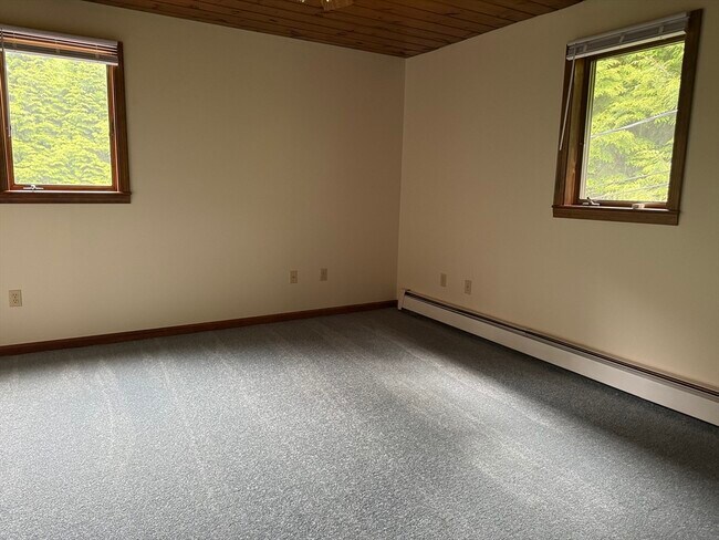 Building Photo - 271 Wanoosnoc Rd