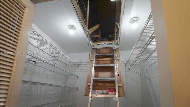 Building Photo - 3823 Estepona Ave
