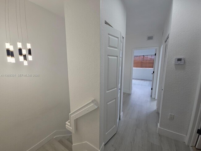 Building Photo - 10919 SW 182nd Ln