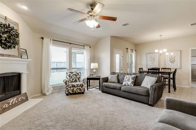 Building Photo - 3104 Oakcrest Dr