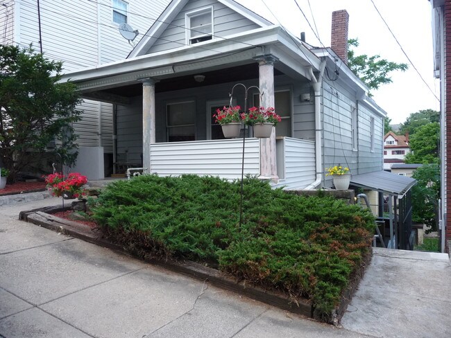 Primary Photo - 27 Norton St