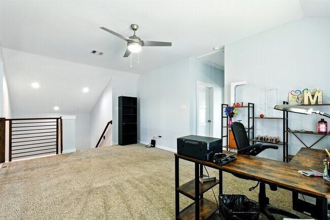 Building Photo - 14245 Lake Lodge Dr