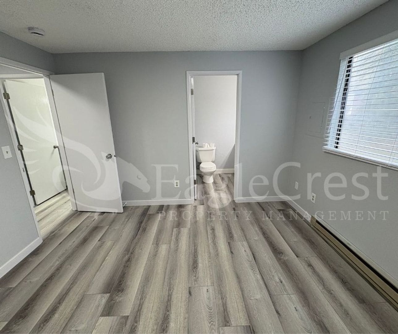 Building Photo - 320NEC