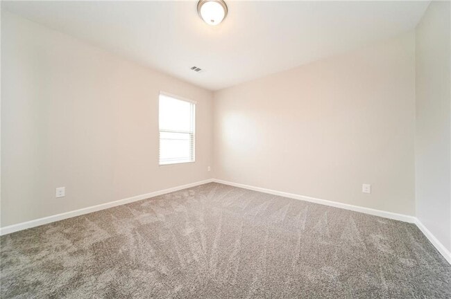Building Photo - 613 Yazzie Pl