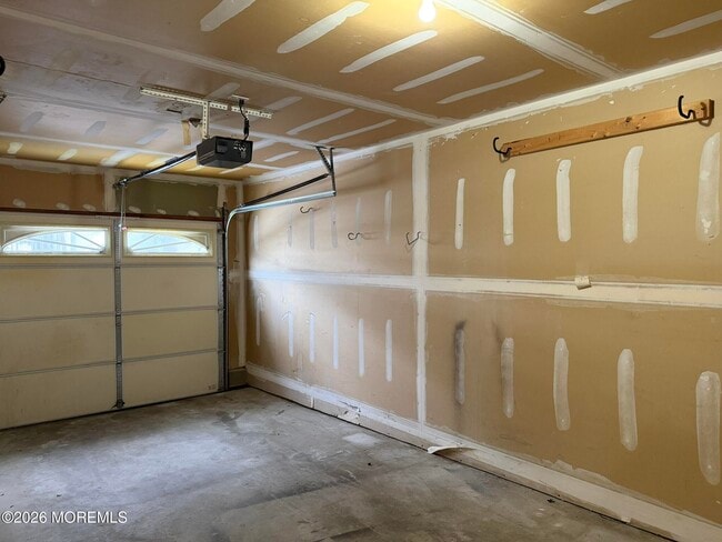 Building Photo - 597 Woodbine Ln