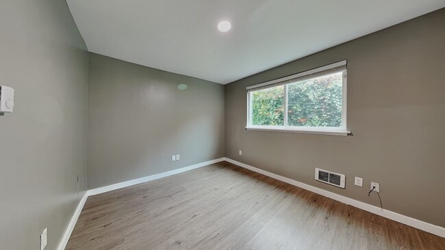 Building Photo - 1105 S Woodlawn St