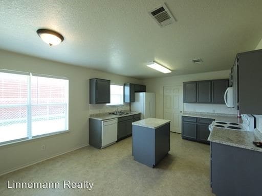 Building Photo - 3812 Tiger Dr