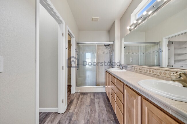 Building Photo - 400 Plover Ct