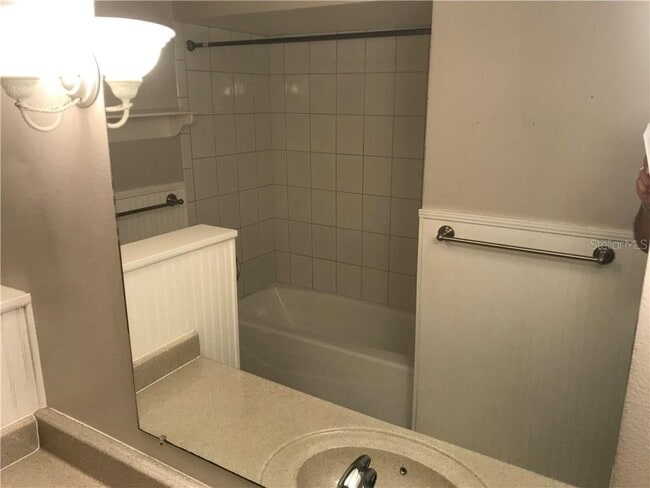 Building Photo - 852 Woodside Rd