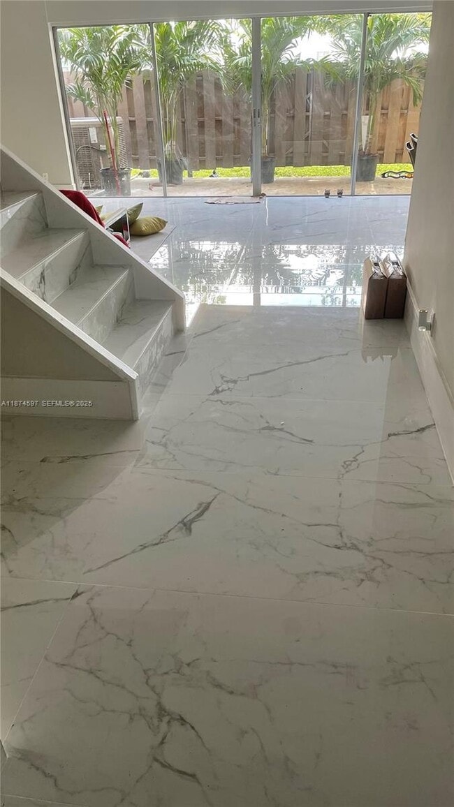 Building Photo - 8203 9th Ct