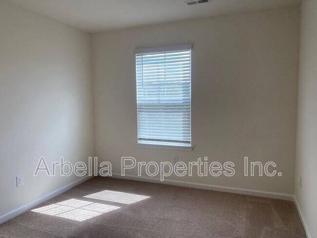 Building Photo - 424 Quiver St