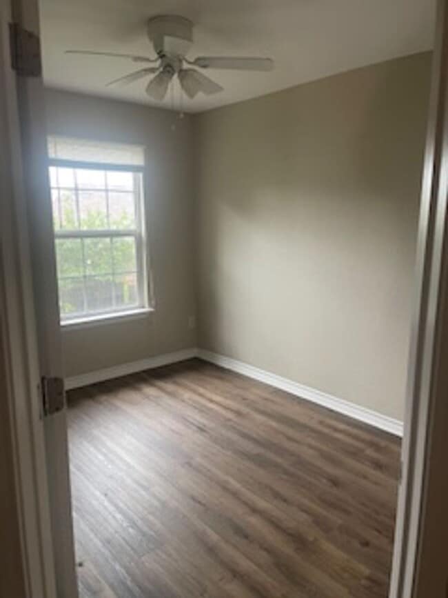 Building Photo - 3/2/1 Toen Home close to Tarleton