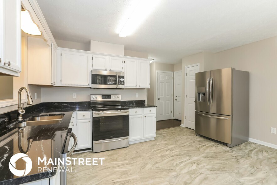 Building Photo - 1605 Summit View Way