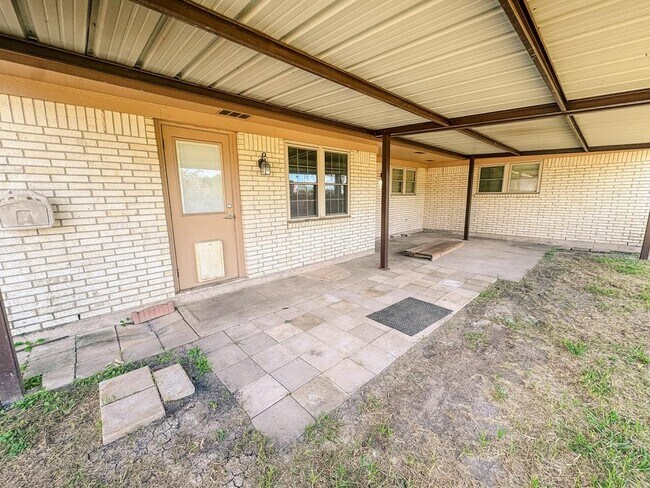 Building Photo - 504 Berkshire Ln