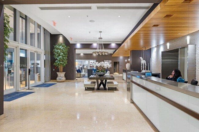 Building Photo - 60 SW 13th St