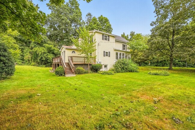 Building Photo - ***Please Respond Directly to the Online L...