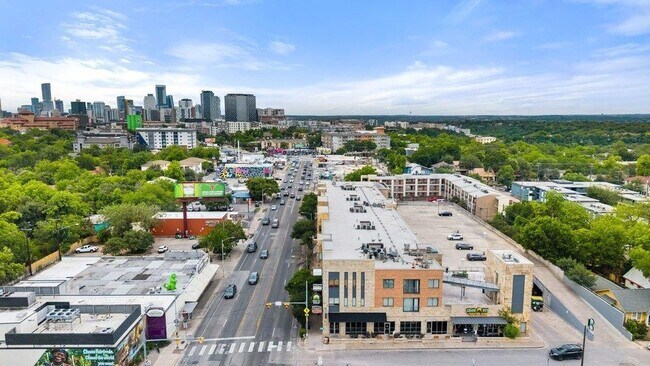 Building Photo - 3016 Guadalupe St