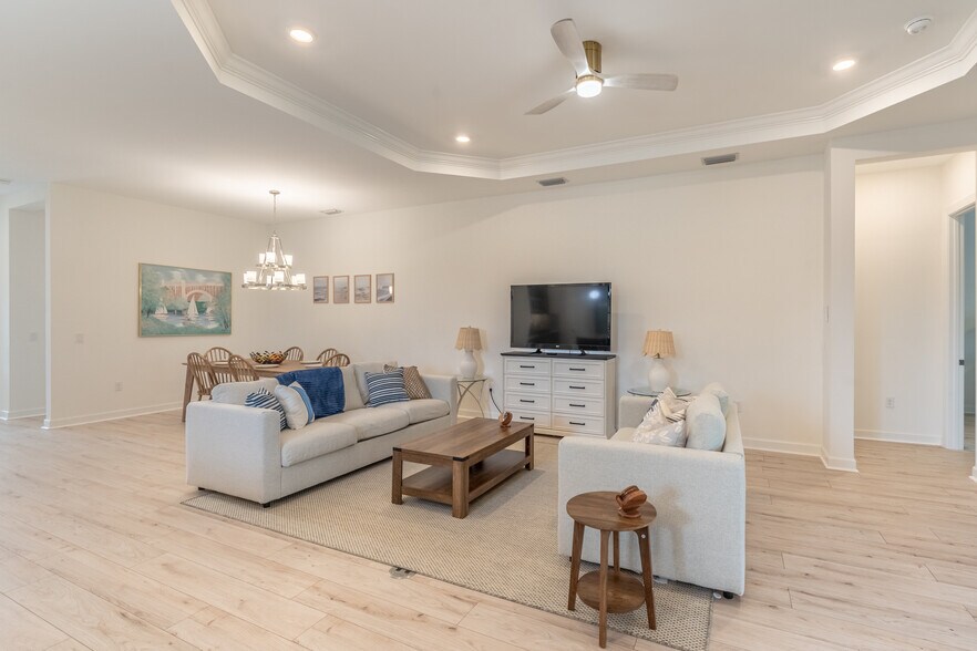 Living room - 15347 Turin Dr