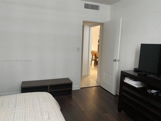 Building Photo - 4001 S Ocean Dr