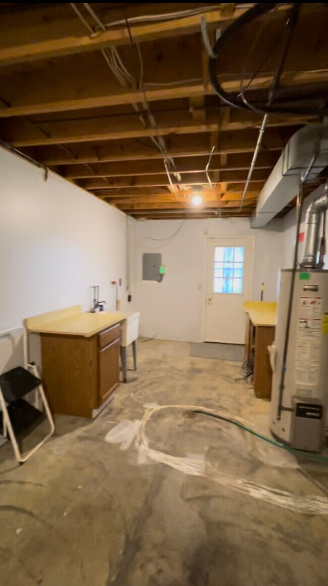 Building Photo - 2923 Trudy Ln