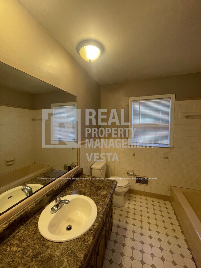 Building Photo - 2258 Silver Pines Ct