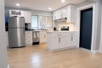 Building Photo - 617 Smithtown Ave