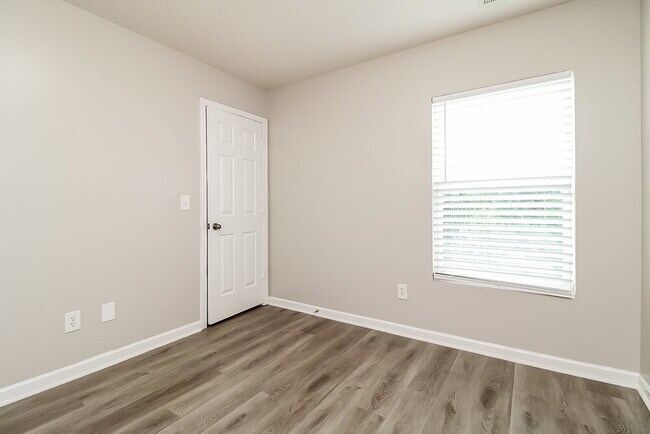 Building Photo - 3775 Marshlane Way