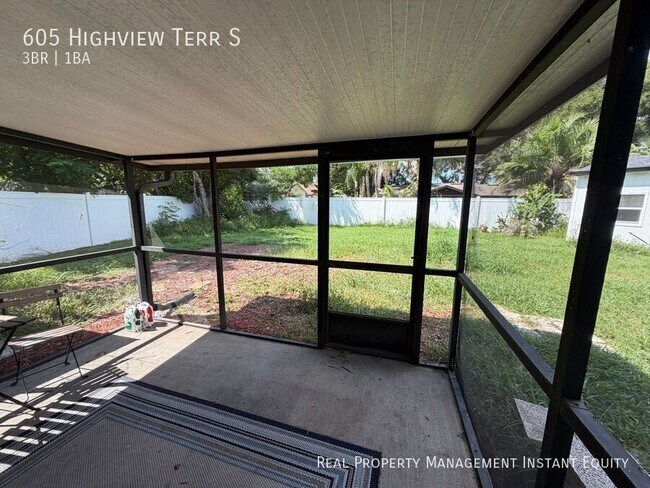 Building Photo - 605 Highview Terrace S