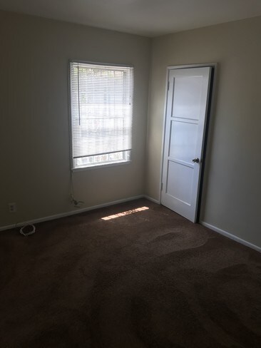 Building Photo - 7703 Vineland Ave