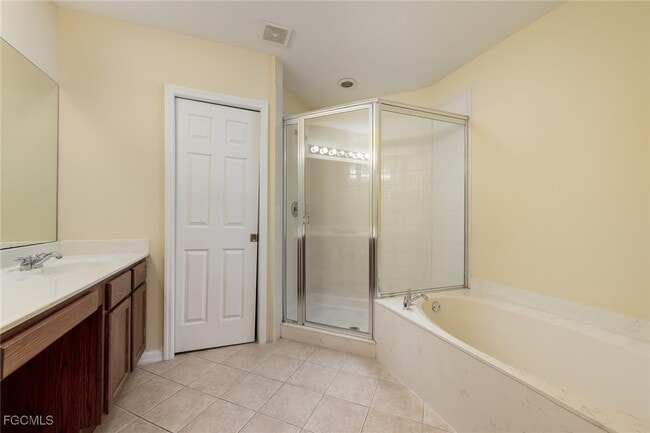 Building Photo - 9745 Roundstone Cir