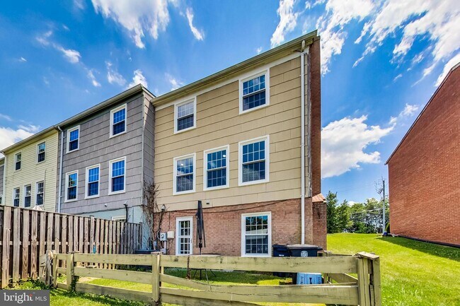 Building Photo - 1318 Palmer Rd