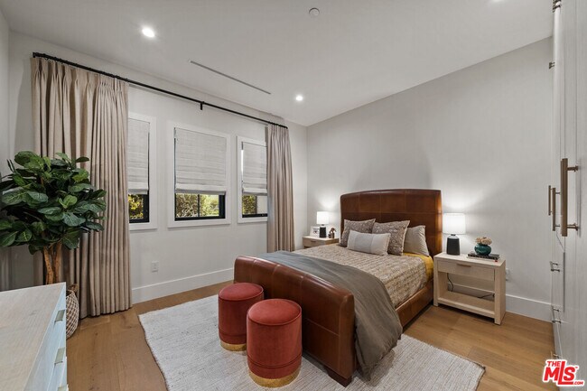 Building Photo - 15645 Woodvale Rd