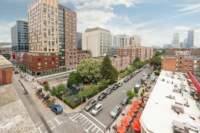 Building Photo - 108 Peterborough St