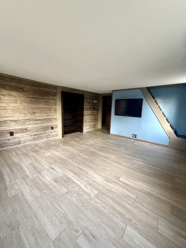 Building Photo - 16 Ogden Rd