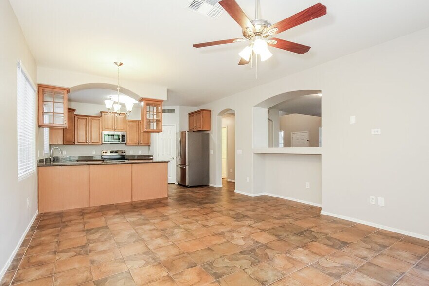 Building Photo - 34929 N 30th Dr