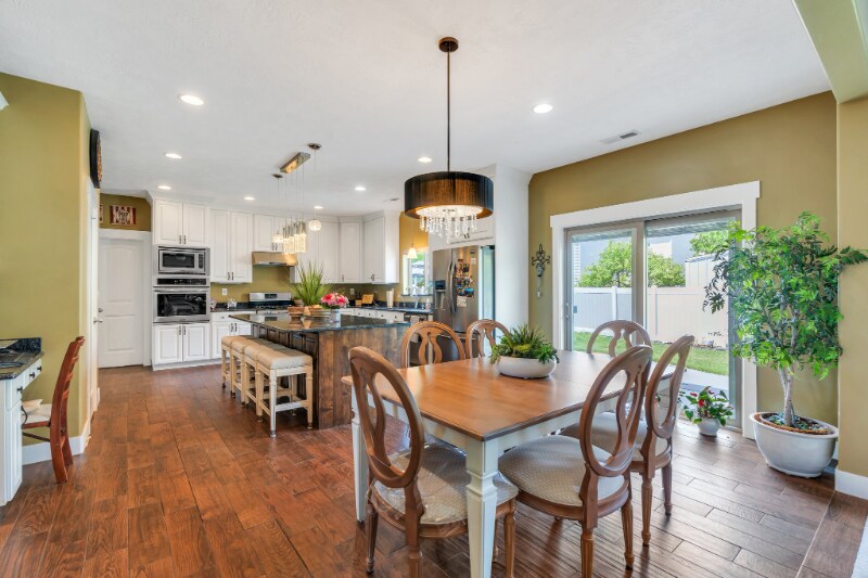 Building Photo - 758 W 375 N