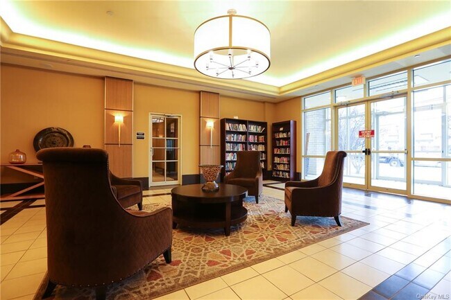 Building Photo - 300 Mamaroneck Ave
