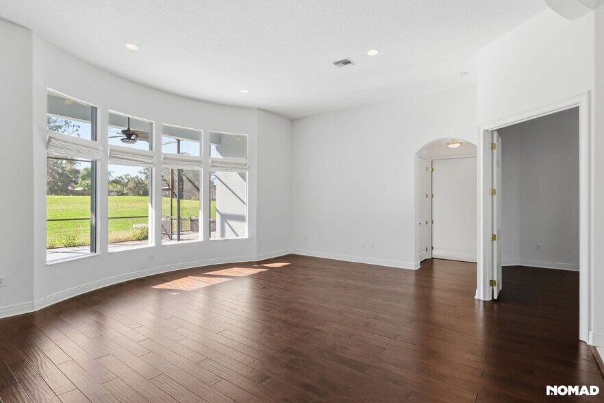 Building Photo - 6109 Spinnaker Loop