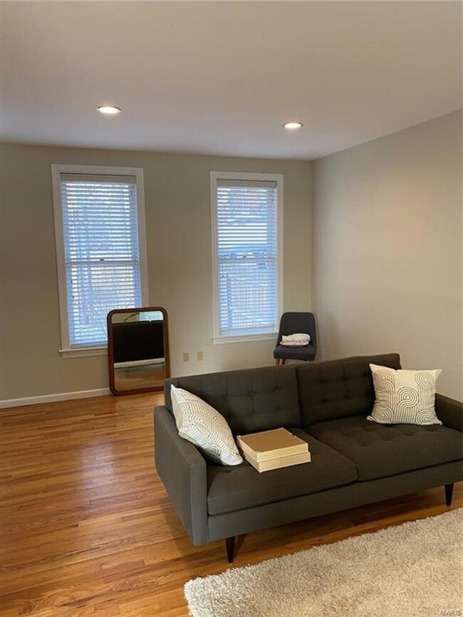 Building Photo - 816 Ann Ave