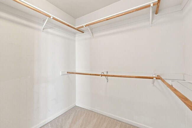 Building Photo - 5486 Benttree Way