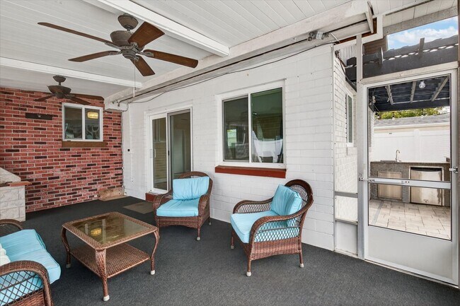 Building Photo - Beachside Pool Home Just Minutes from the Ocean!