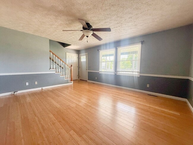 Building Photo - Sunroom, 2-Car Garage & Lawn Care Included | Pet-Friendly Cookeville Home