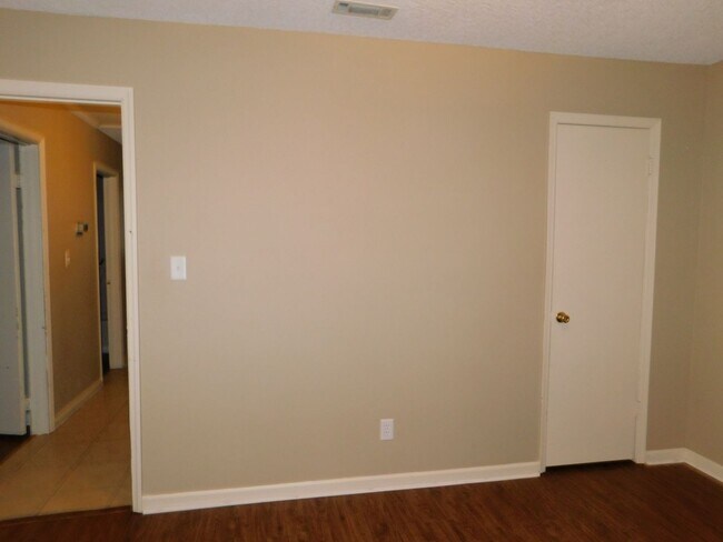 Building Photo - 3539STUD