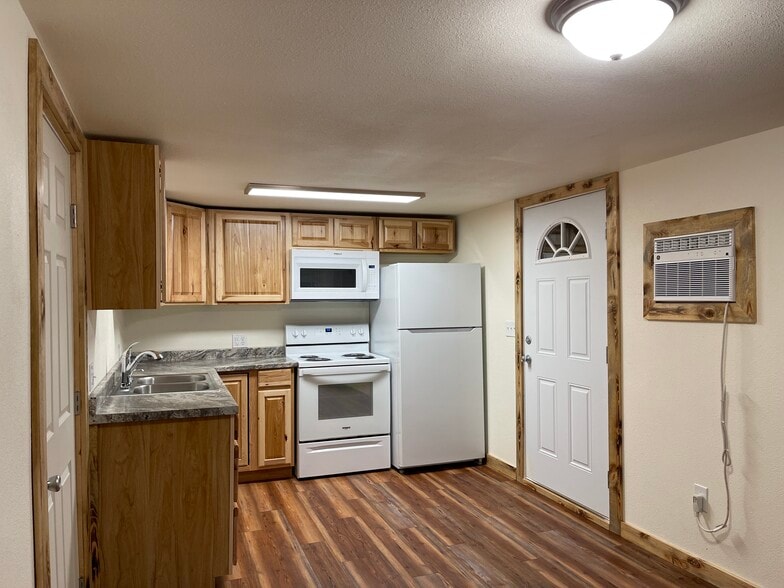 Building Photo - 412 S Mission St