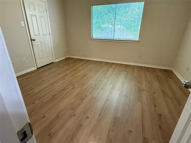 Building Photo - 6834 Catarina Cir