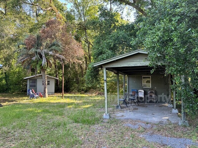 Building Photo - 159 SW Elizabeth Ct