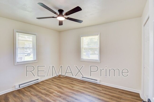 Building Photo - 1302 Linden Ave