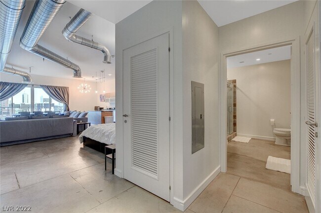 Building Photo - 200 Hoover Ave